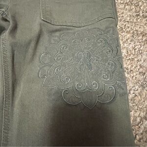 J. Jill Olive Green women’s Cargo Pants with Embroidered details
